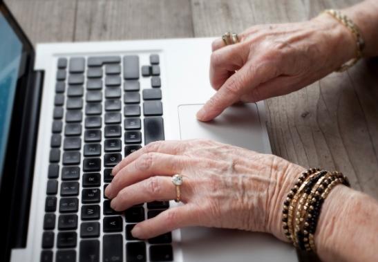 senior-scams-to-look-out-for-online-scams